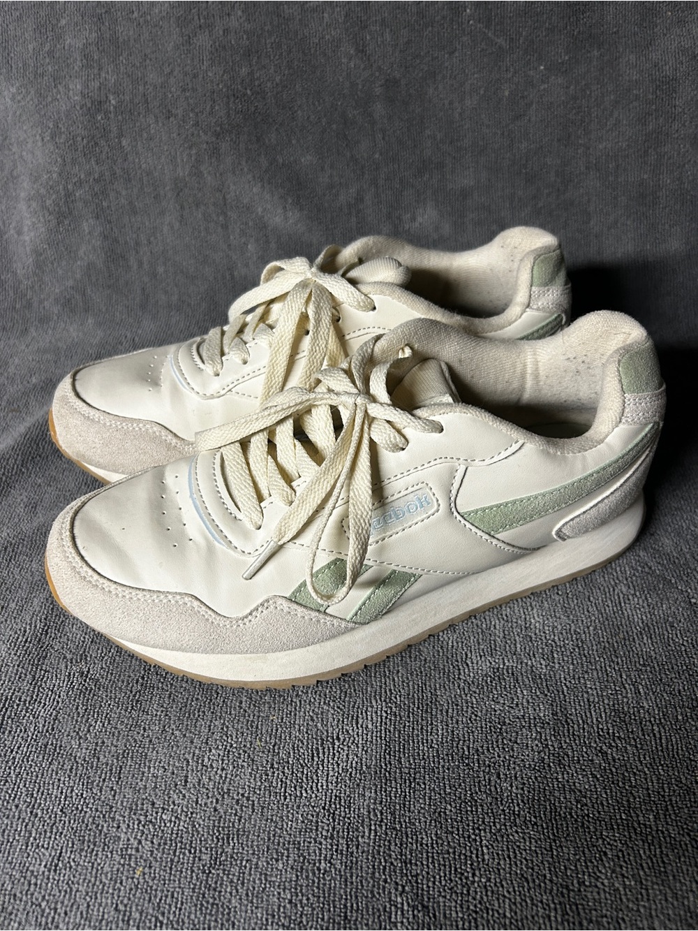 Reebok Classic Harman Women’s 8 Cream Sage Green Suede Gum Sole Sneakers